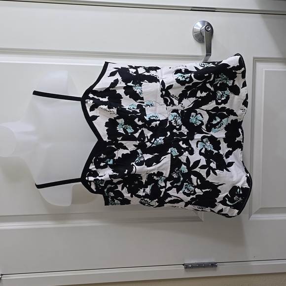 torrid Tops - Torrid dress top‎ with blue flowers sz 3X